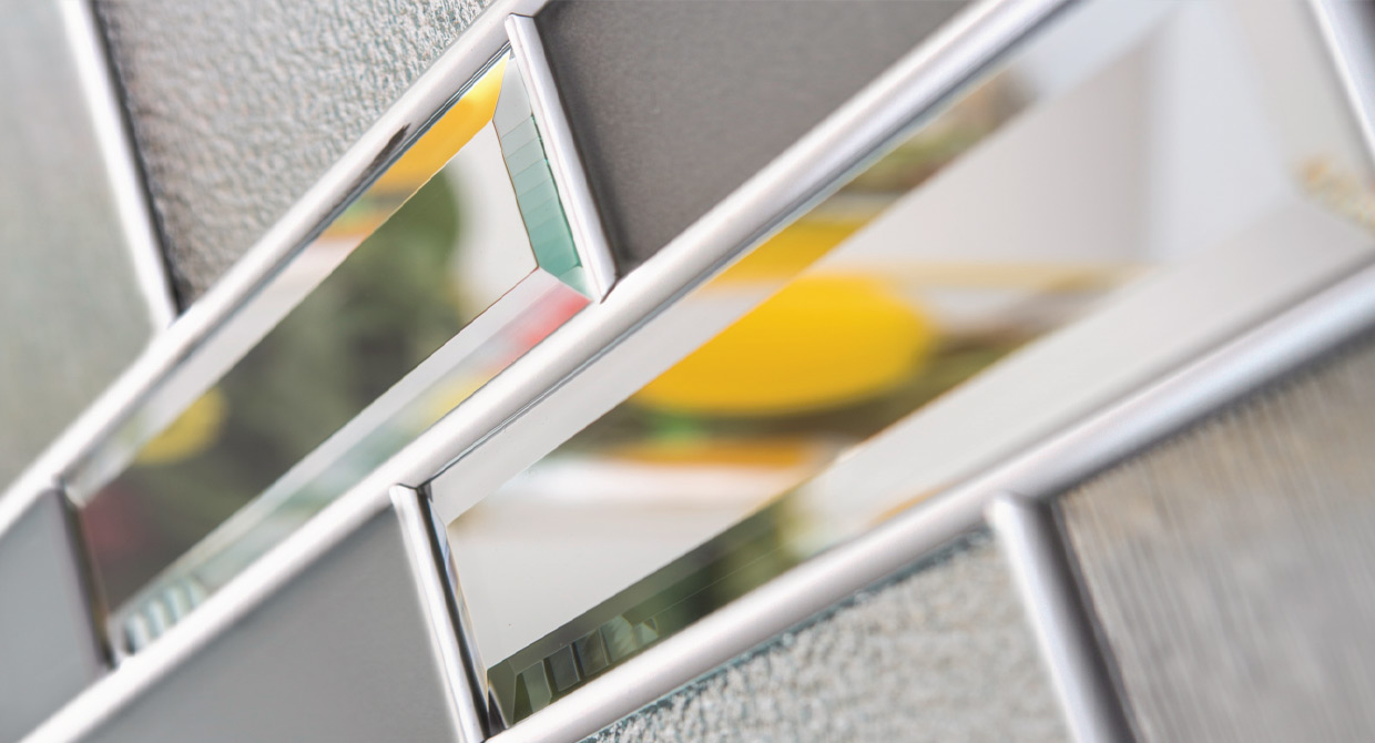 Element decorative composite door glass