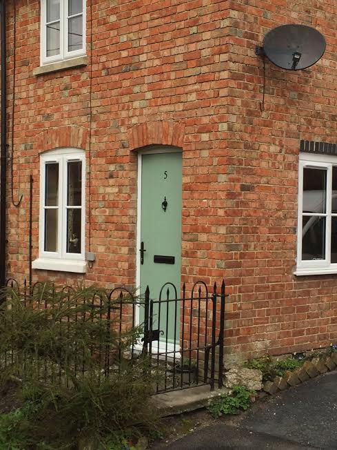 Cottage Solid Composite Front Door in Chartwell Green